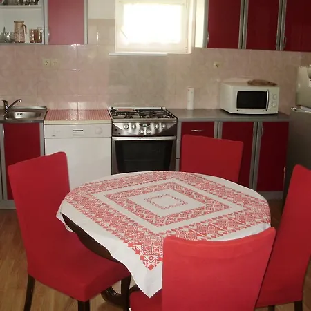 Apartman - Omis 2*
