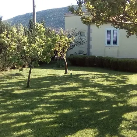 Gasthuis Apartman - Omis Tugare